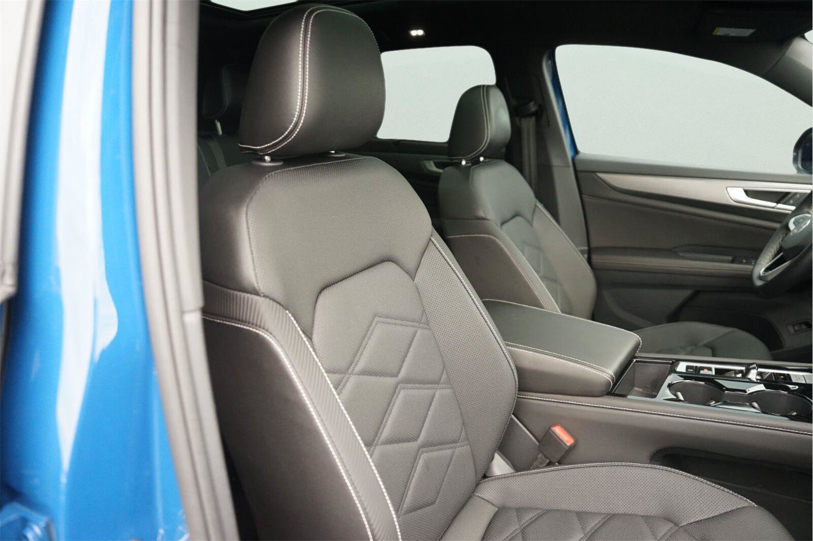 Used 2025 Volkswagen Atlas Cross Sport SE FWD image 20