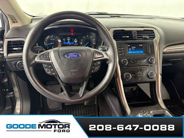 Certified 2017 Ford Fusion SE FWD image 12
