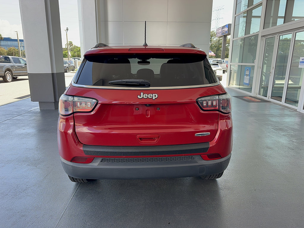 Used 2018 Jeep Compass Latitude FWD image 6