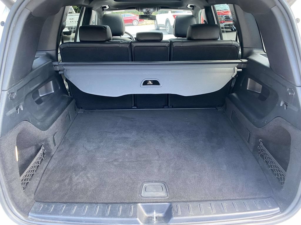 Used 2022 Mercedes-Benz GLB 250 w/ Premium Package Lite image 10