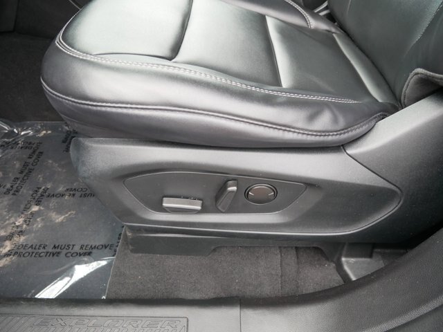 Certified 2023 Ford Explorer XLT w/ Equipment Group 202A AWD/4WD image 8