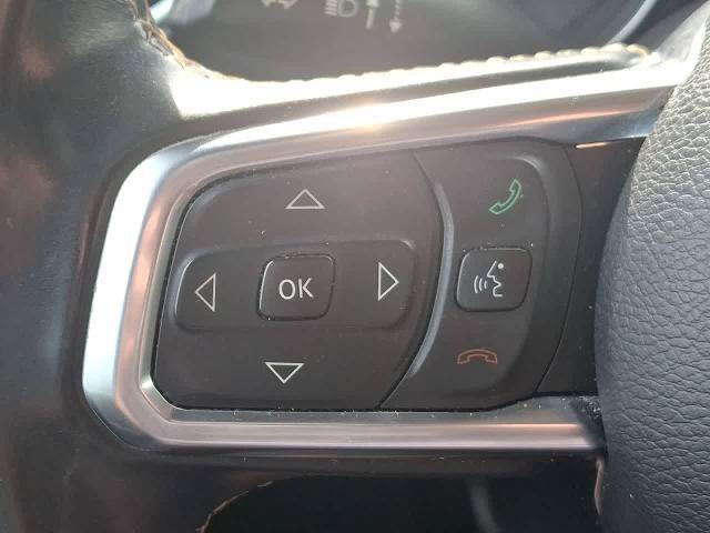 Used 2018 Jeep Wrangler Unlimited Sahara w/ Dual Top Group AWD/4WD image 23