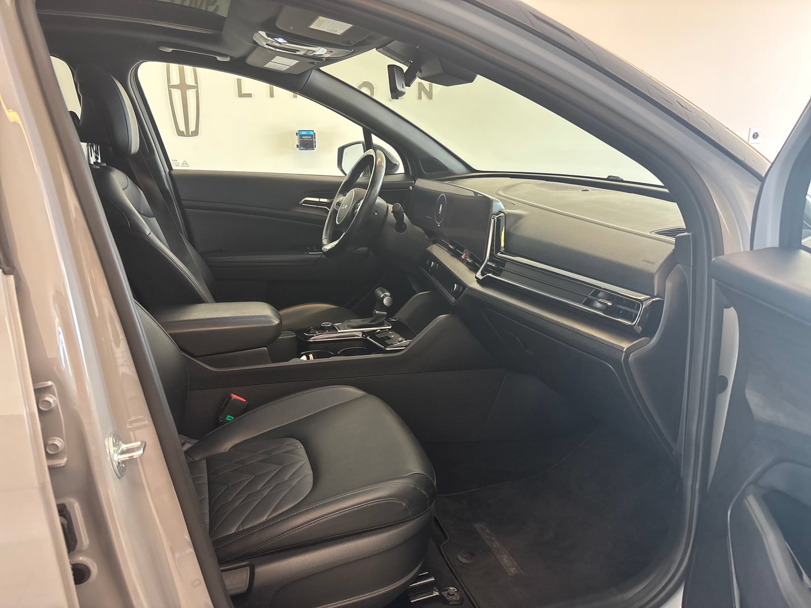 Used 2023 Kia Sportage X-Pro AWD/4WD image 6