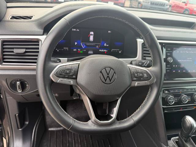 Used 2022 Volkswagen Atlas Cross Sport SE w/ Black Wheel Package AWD/4WD image 37