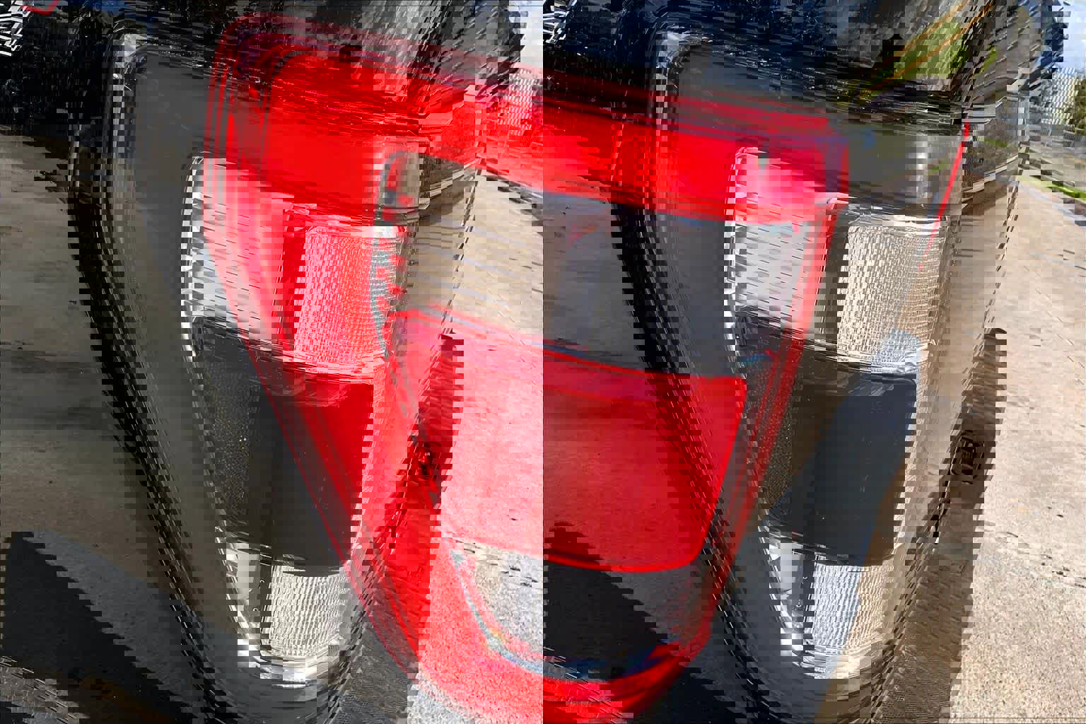 Certified 2022 Ford F150 Lariat w/ Equipment Group 502A High image 27