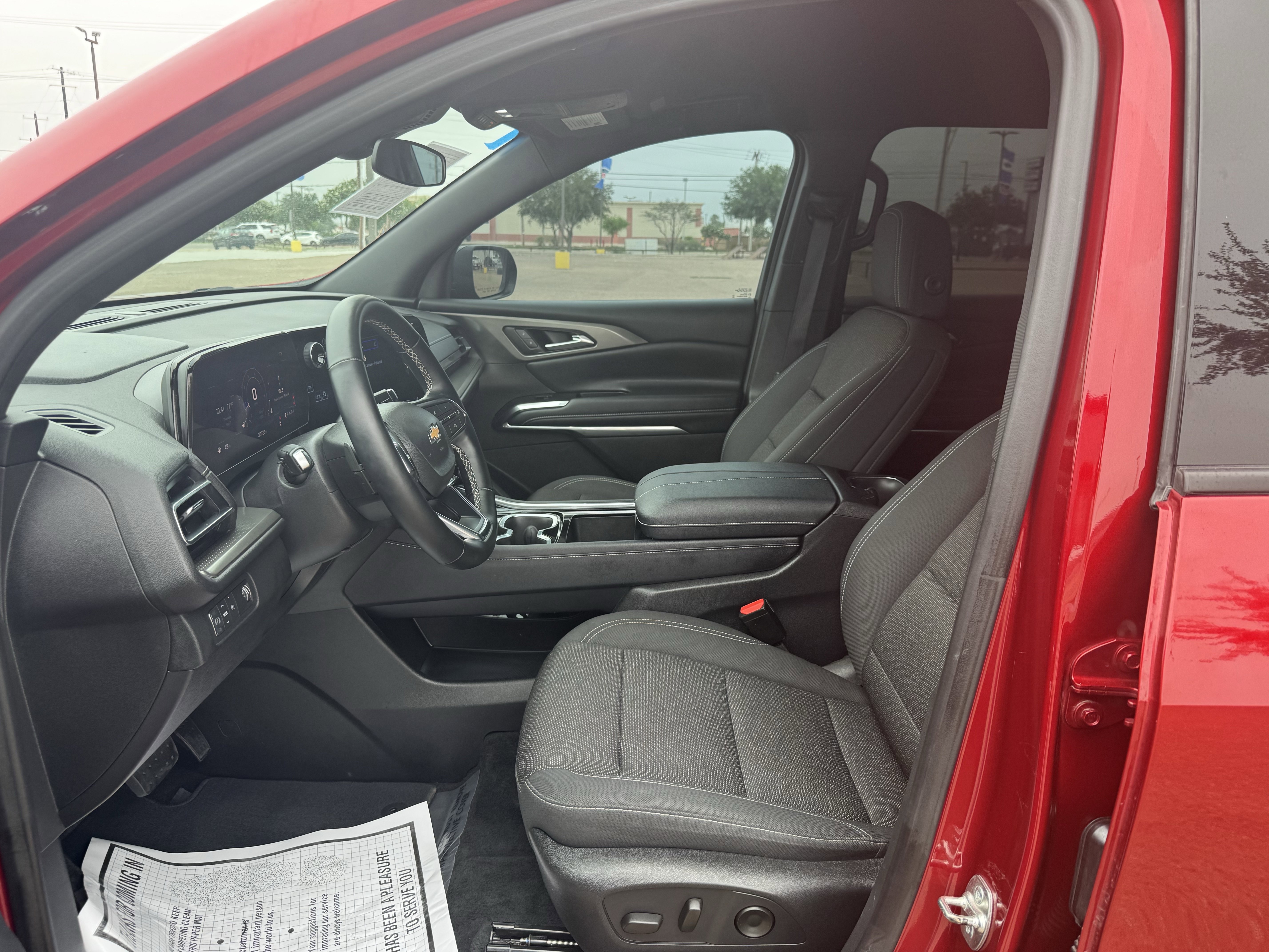 Used 2025 Chevrolet Traverse LT w/ LPO, Floor Liner Package FWD image 19