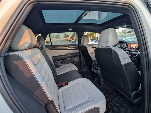 Used 2024 Volkswagen Atlas Cross Sport SEL R-Line AWD/4WD image 15