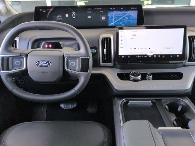 Certified 2025 Ford Expedition Active AWD/4WD image 31