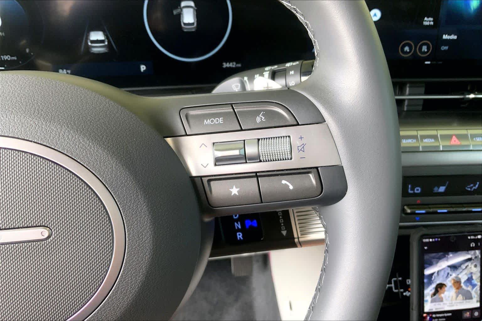 Used 2025 Hyundai Kona SEL FWD image 23