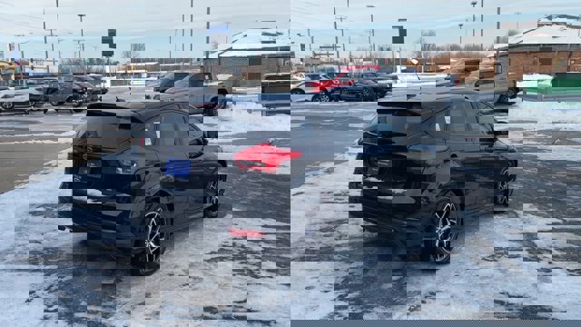 Certified 2017 Ford Focus SE w/ SE Sport Package image 9