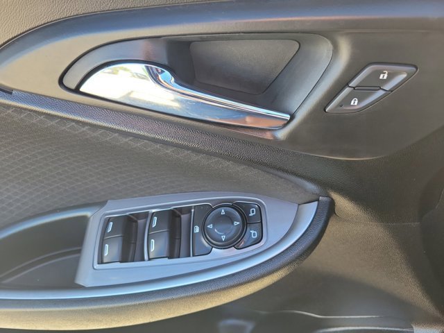 Used 2021 Chevrolet Malibu RS image 25