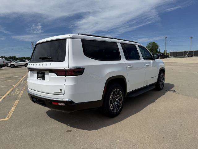 Used 2023 Jeep Wagoneer L Series II AWD/4WD image 9
