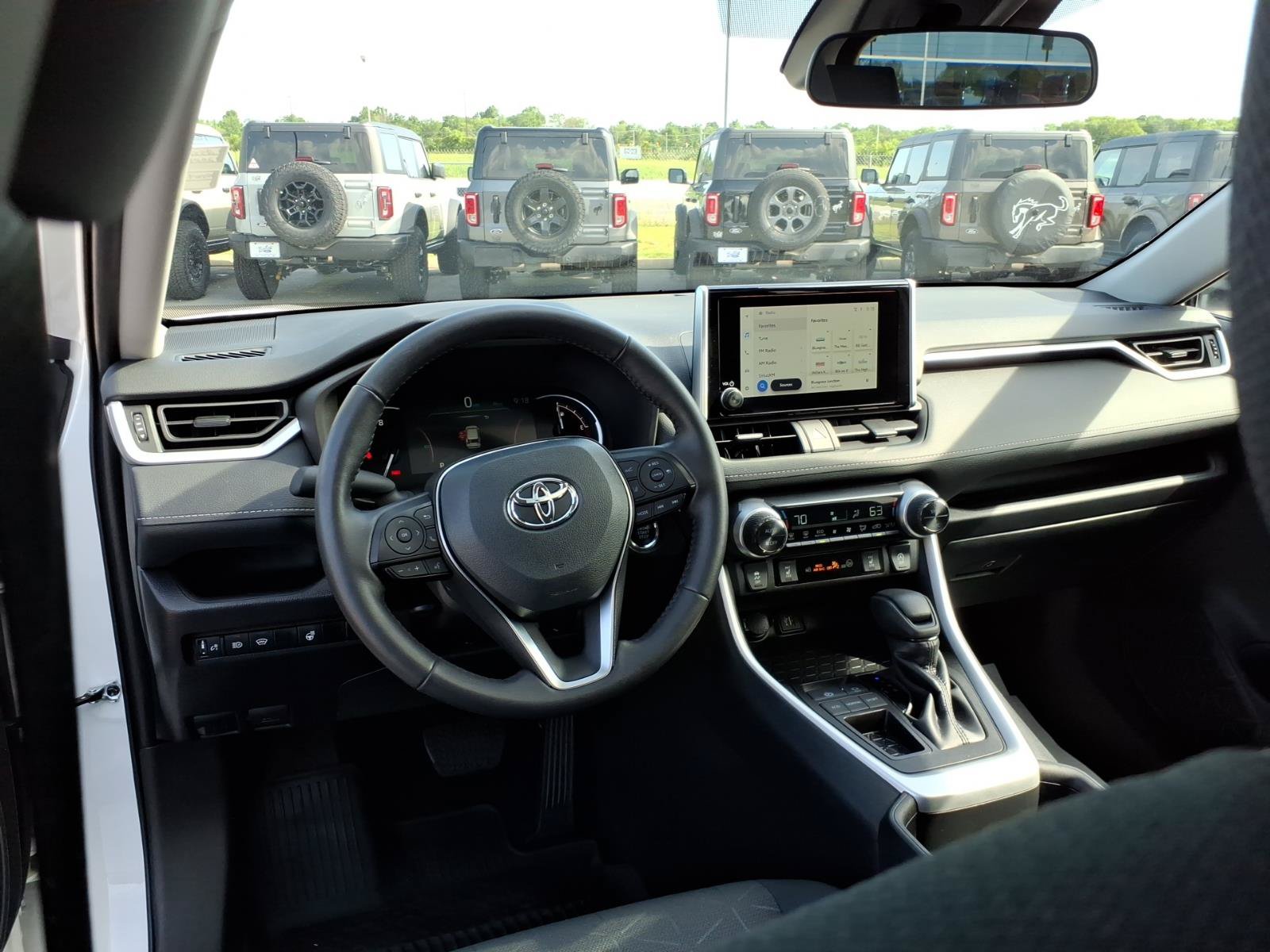 Used 2024 Toyota RAV4 XLE w/ Convenience Package FWD image 15