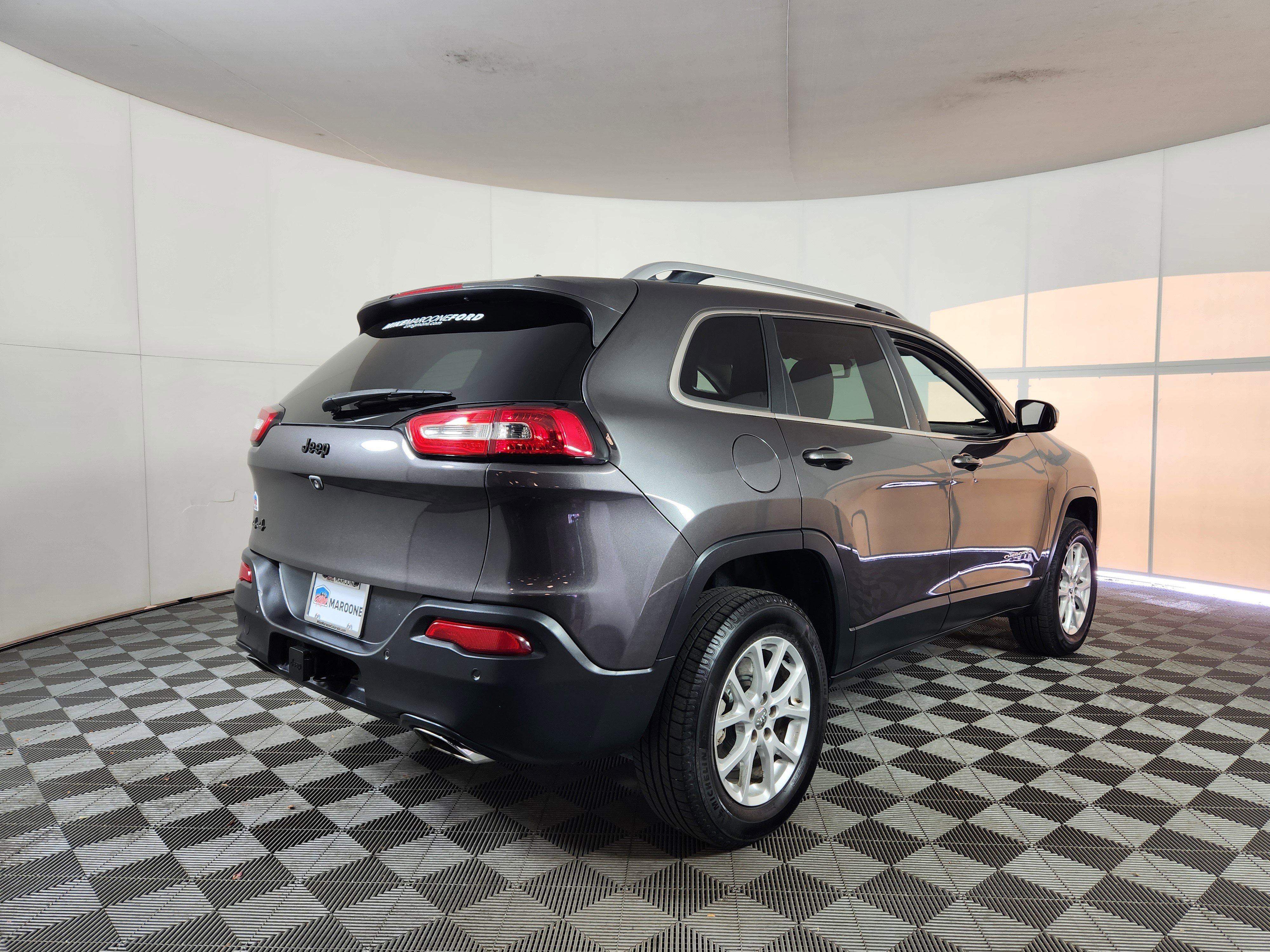 Used 2017 Jeep Cherokee Latitude w/ Comfort/Convenience Group image 5