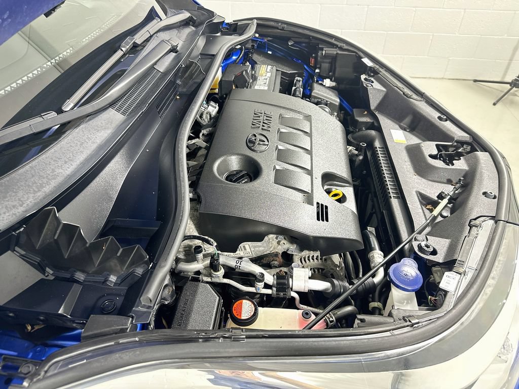 Used 2018 Toyota C-HR XLE FWD image 25