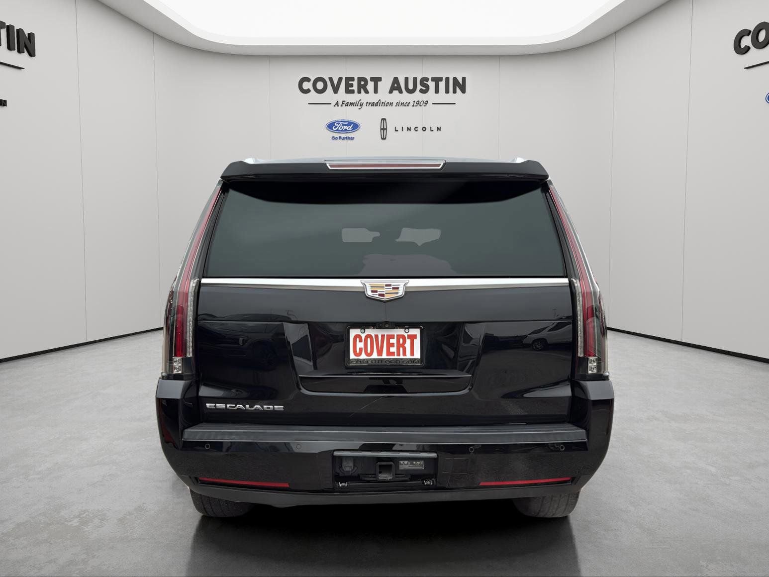 Used 2019 Cadillac Escalade Luxury image 4