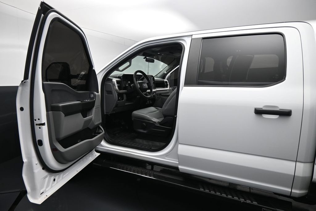 Certified 2023 Ford F250 XL w/ FX4 Off-Road Package AWD/4WD image 9