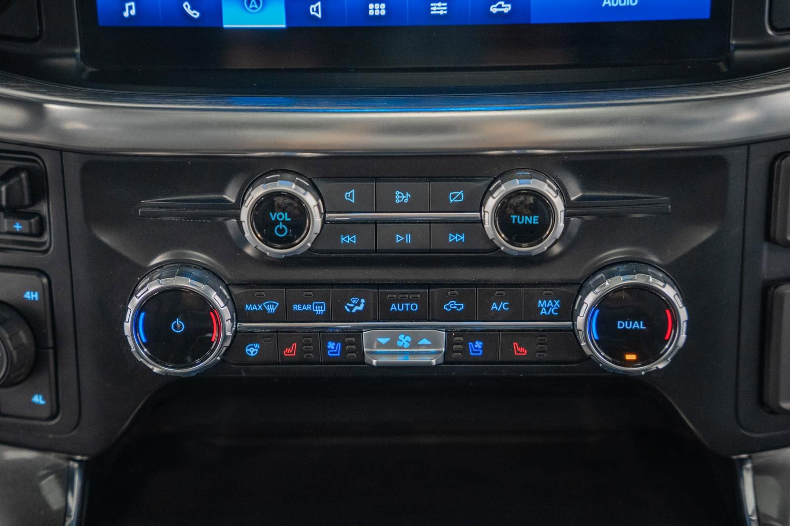 Certified 2023 Ford F150 Lariat w/ Equipment Group 502A High image 31