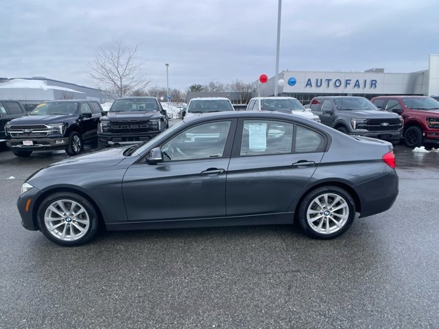 Used 2018 BMW 320i xDrive Sedan w/ Convenience Package image 2