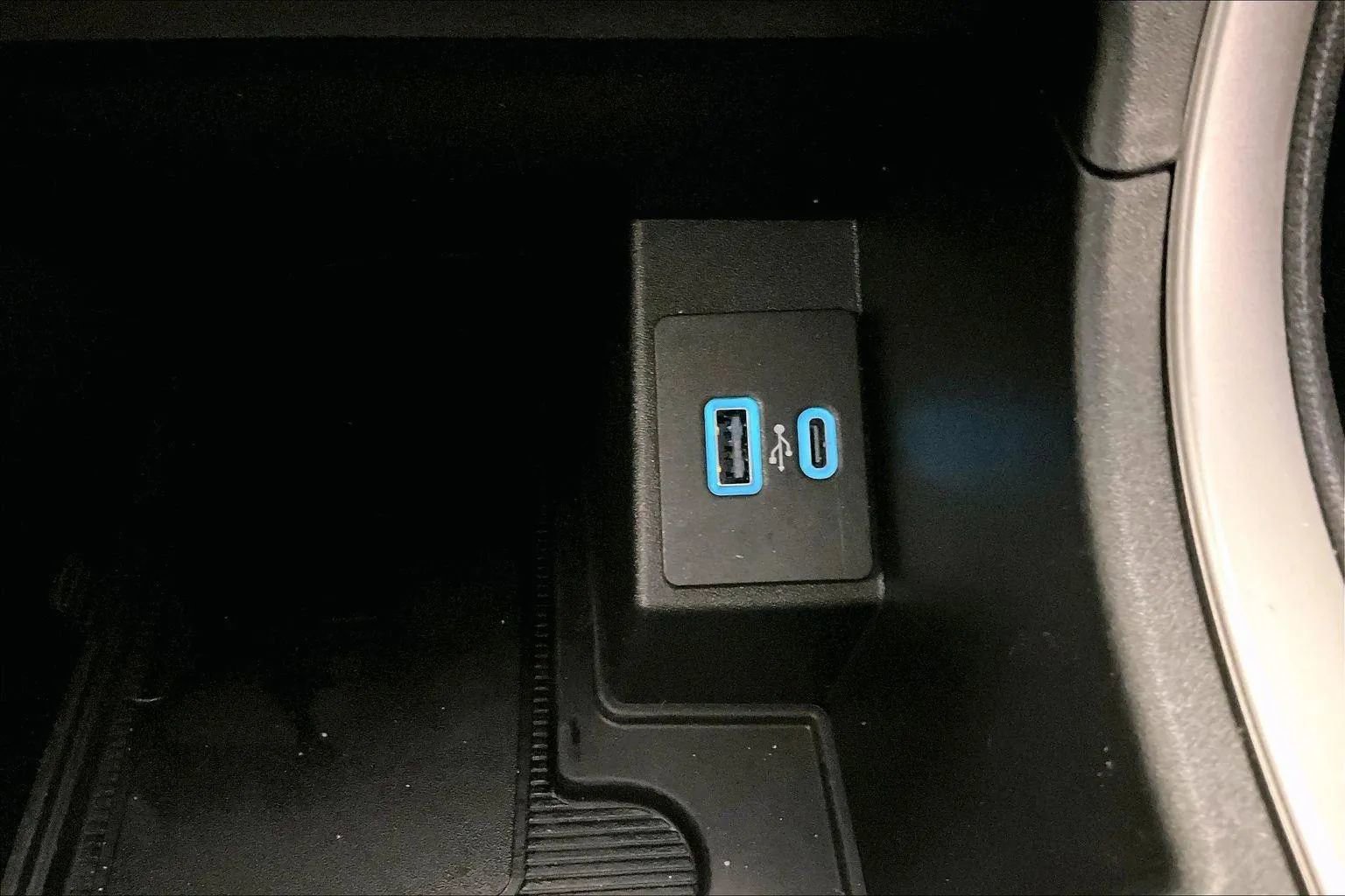 Certified 2024 Ford Edge SEL w/ Convenience Package image 31