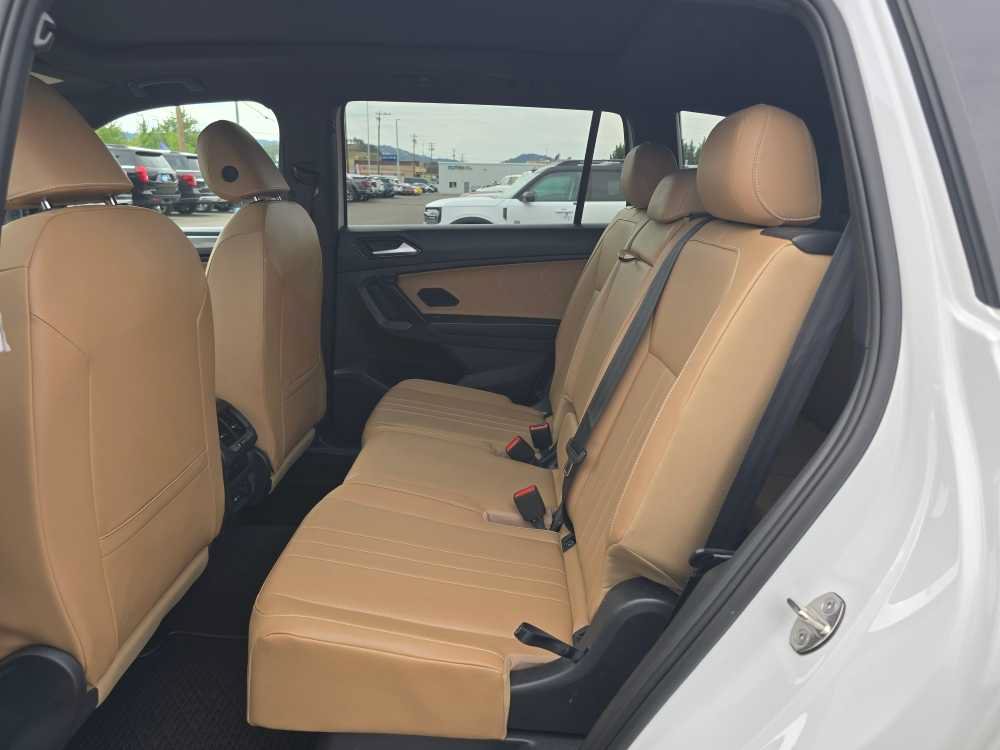 Used 2022 Volkswagen Tiguan SE R-Line FWD image 16