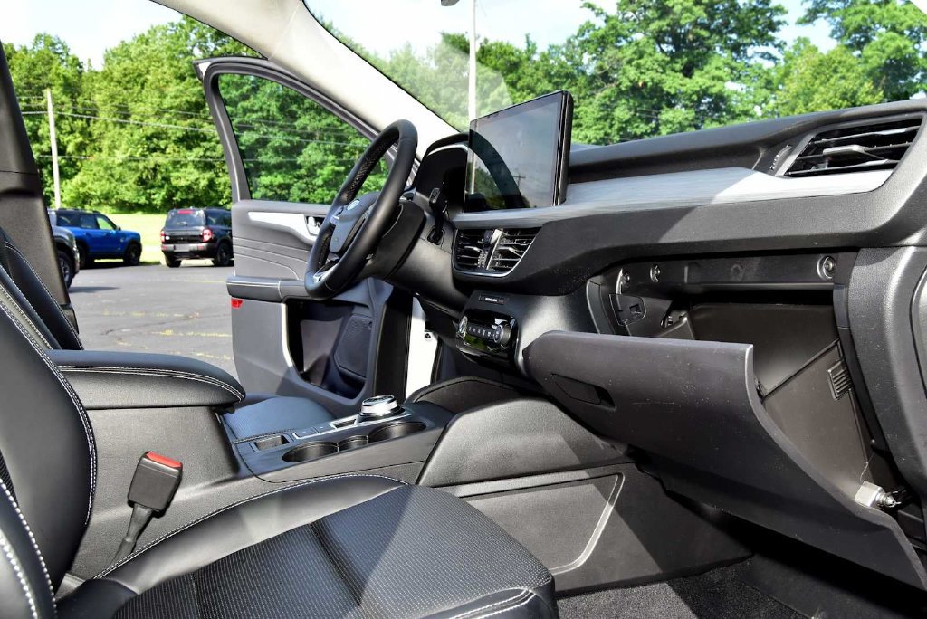 Certified 2023 Ford Escape Platinum AWD/4WD image 23