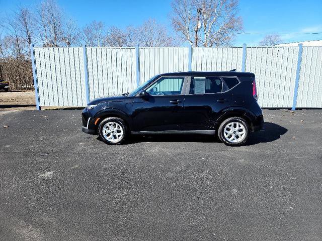 Used 2023 Kia Soul LX w/ Option Group 015 image 2
