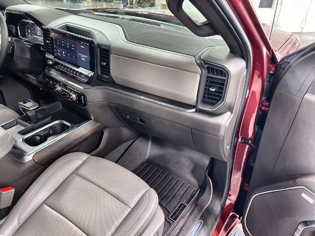 Used 2024 GMC Sierra 1500 SLT AWD/4WD image 30