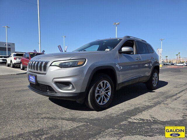 Used 2019 Jeep Cherokee Latitude Plus w/ Comfort/Convenience Group AWD/4WD image 3
