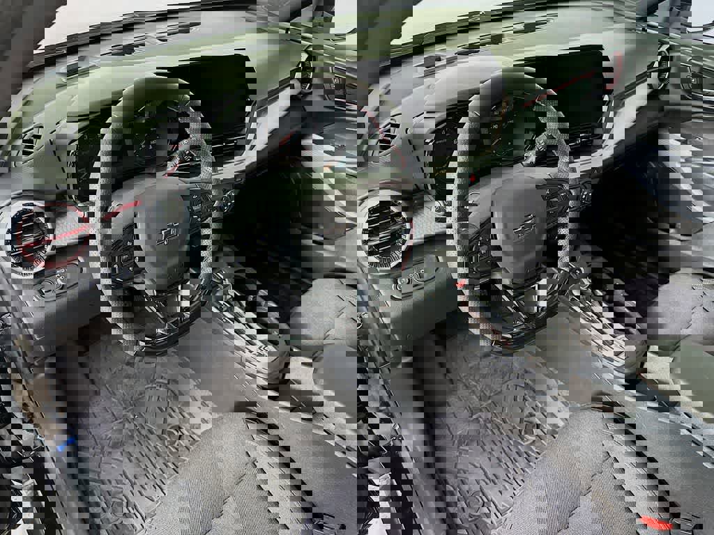 Used 2024 Chevrolet Trax RS w/ Sunroof Package image 9