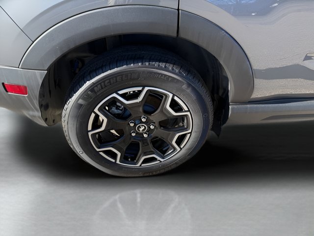 Certified 2025 Ford Bronco Sport Outer Banks w/ Outer Banks Tech Package+ AWD/4WD image 30