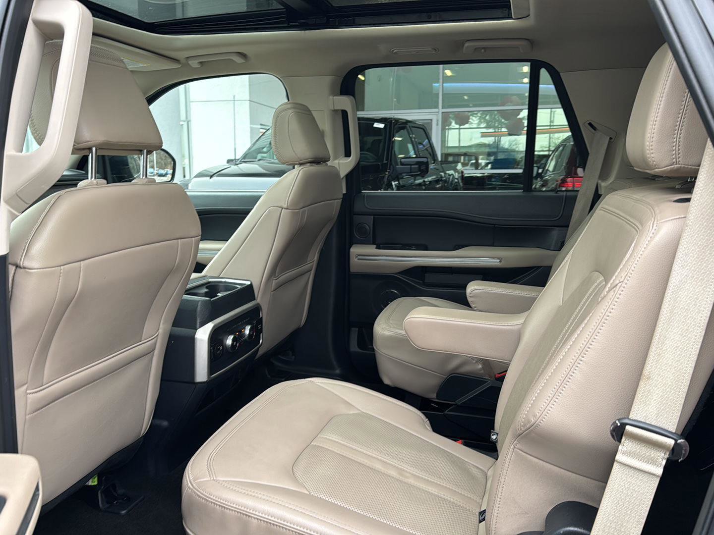 Certified 2023 Ford Expedition Limited image 9