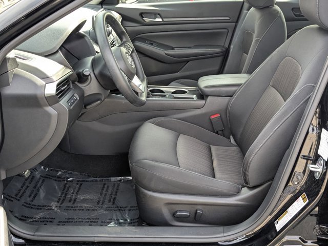 Used 2024 Nissan Altima 2.5 SV FWD image 12