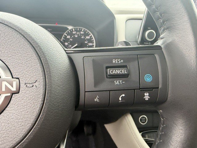 Used 2023 Nissan Rogue SL AWD/4WD image 17