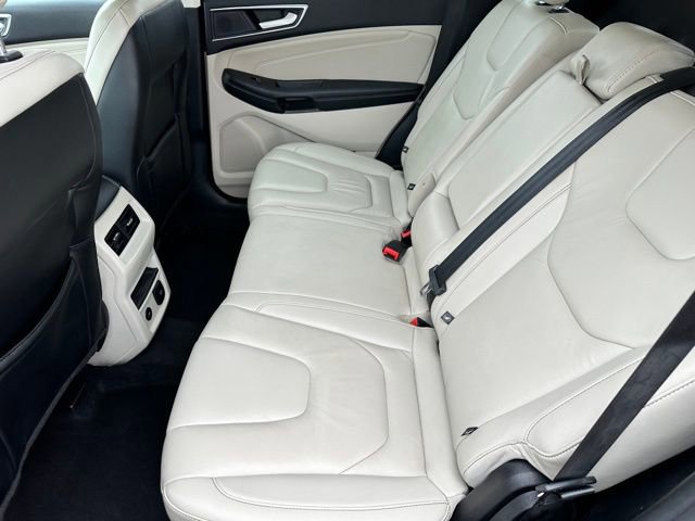 Certified 2022 Ford Edge Titanium image 9