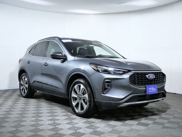 Certified 2025 Ford Escape Platinum AWD/4WD image 1