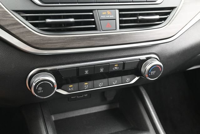 Used 2025 Nissan Altima 2.5 SV FWD image 22