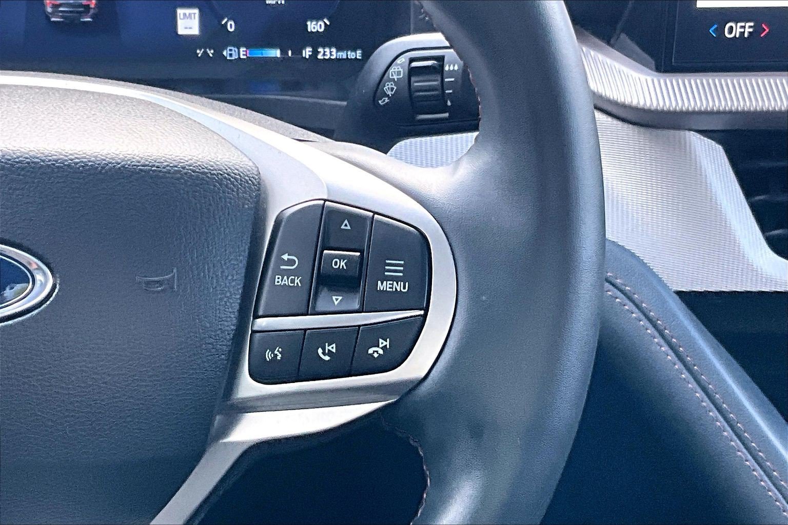 Certified 2025 Ford Explorer Active RWD image 24