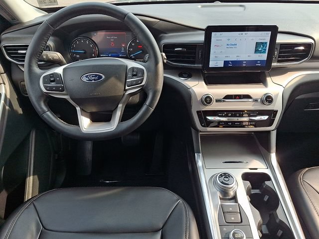 Certified 2023 Ford Explorer XLT w/ Equipment Group 202A AWD/4WD image 11