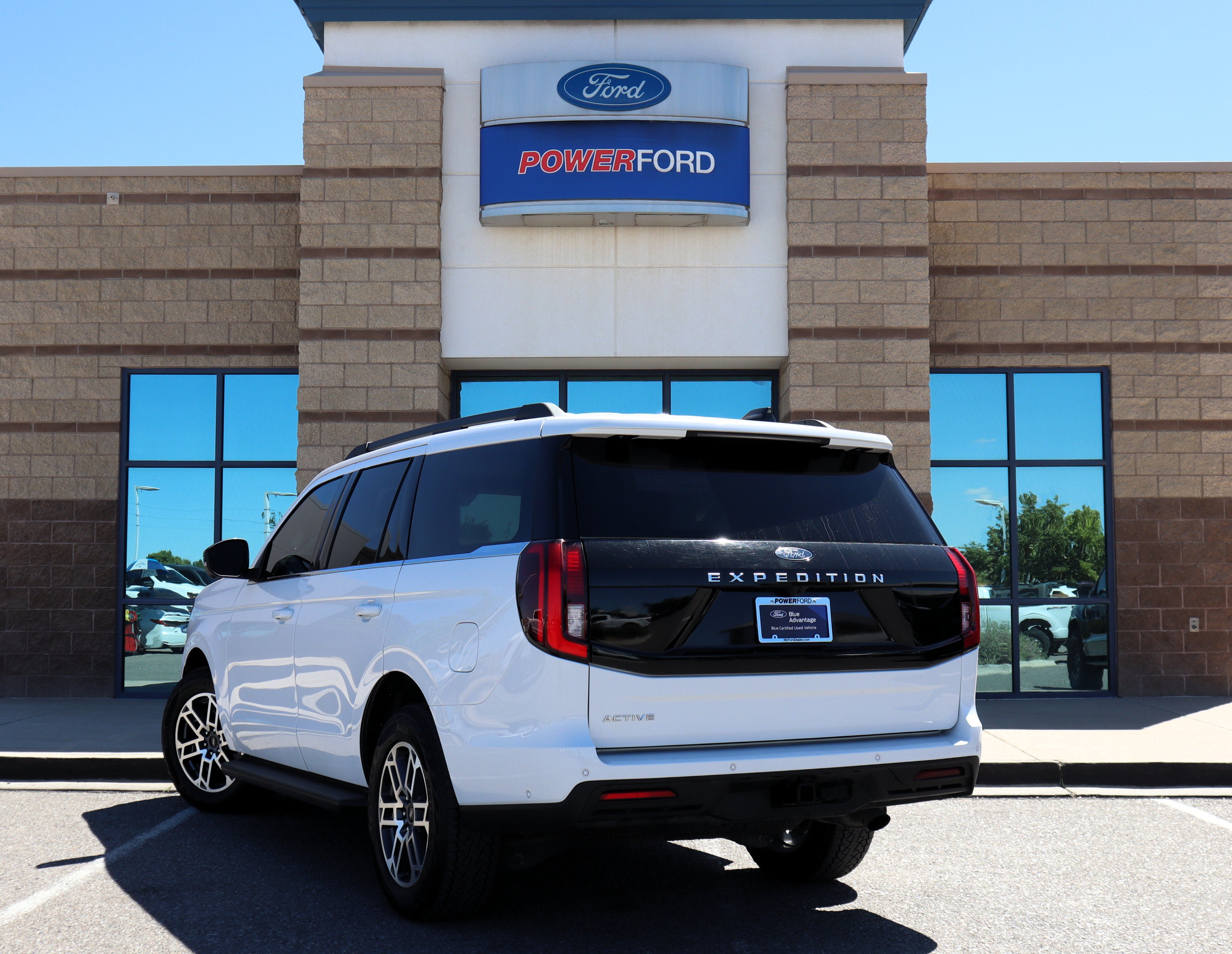Certified 2025 Ford Expedition Active AWD/4WD image 8