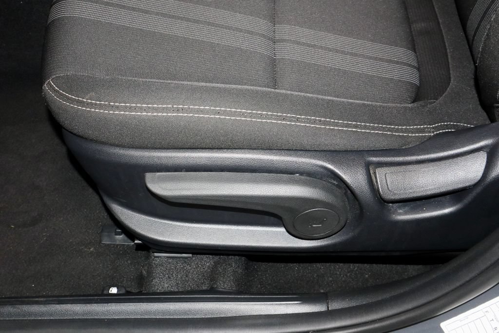 Used 2025 Hyundai Venue SEL FWD image 23