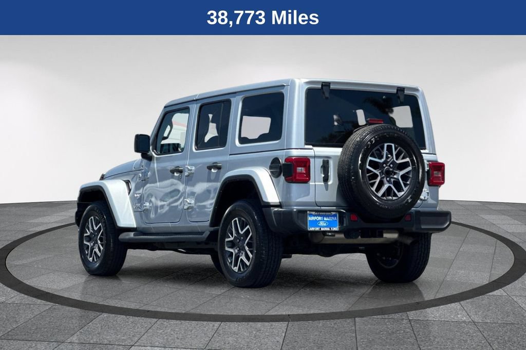 Used 2024 Jeep Wrangler Unlimited Sahara AWD/4WD image 8