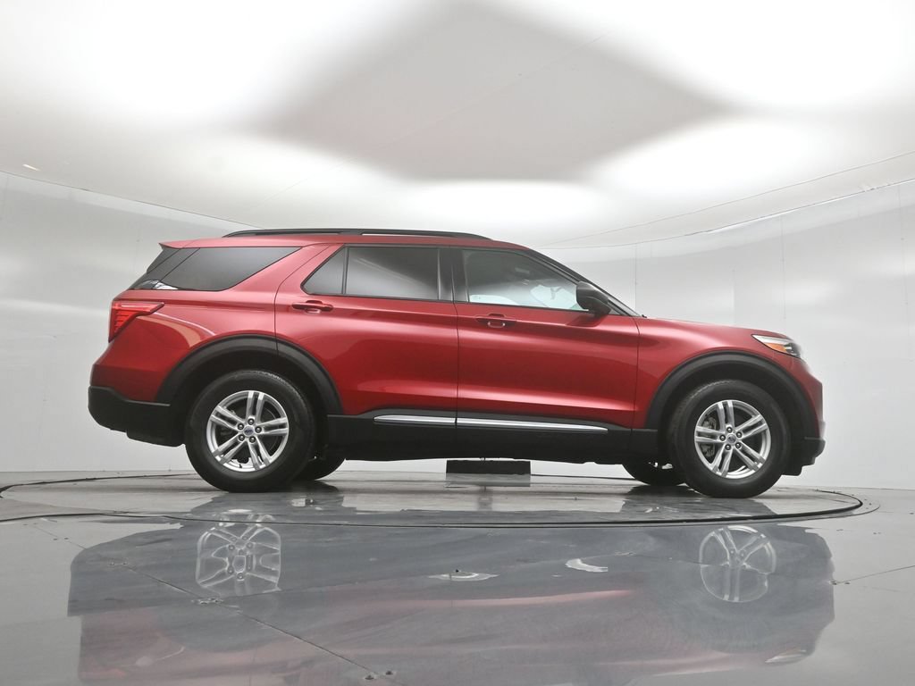 Certified 2023 Ford Explorer XLT RWD image 45