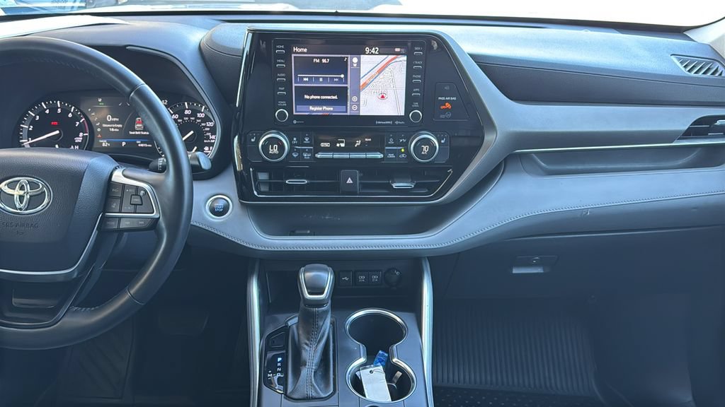 Used 2021 Toyota Highlander XLE FWD image 9