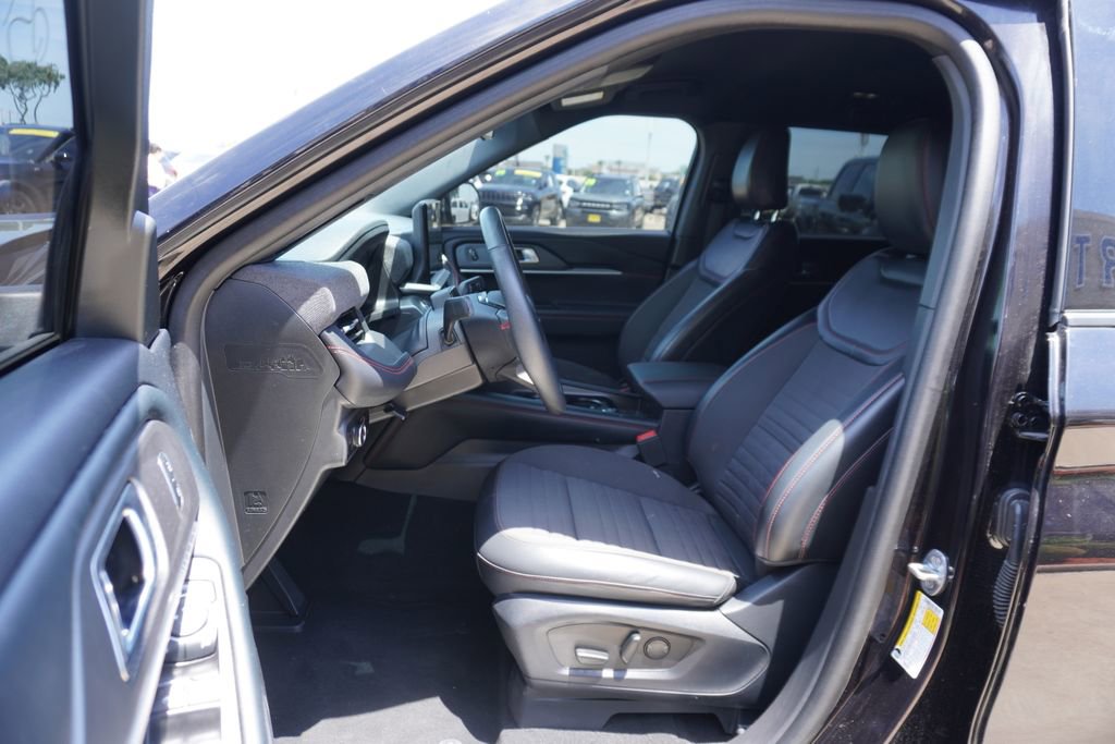 Certified 2025 Ford Explorer ST-Line AWD/4WD image 7