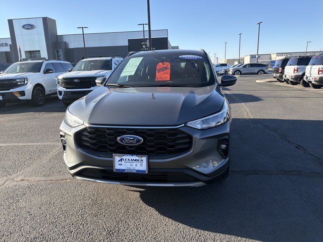 Certified 2025 Ford Escape ST-Line Select AWD/4WD image 2