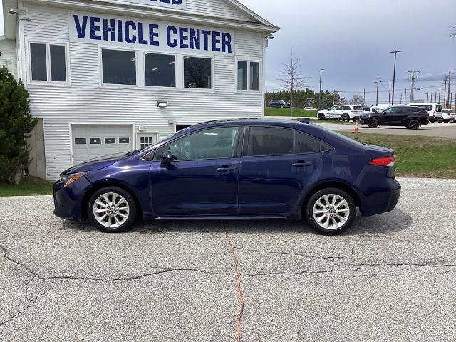 Used 2021 Toyota Corolla LE w/ LE Convenience Package FWD image 3