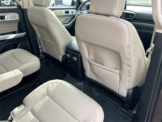 Certified 2022 Ford Explorer Limited w/ Limited Technology Package image 25