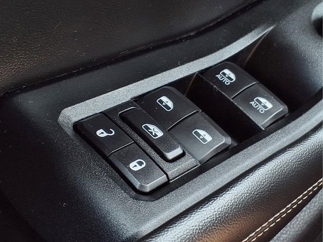 Used 2023 Jeep Grand Cherokee Limited w/ Luxury Tech Group II AWD/4WD image 24