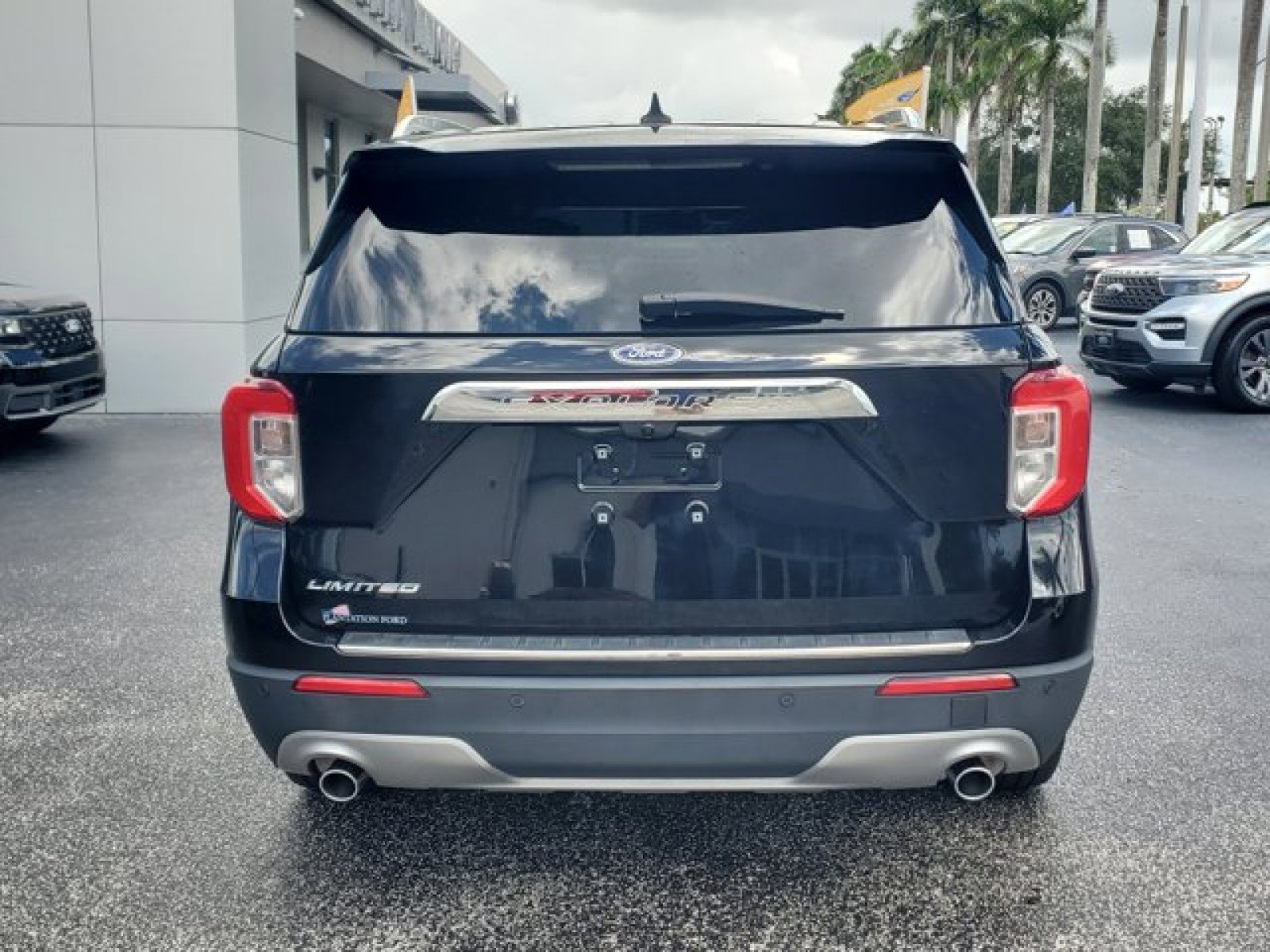 Certified 2023 Ford Explorer Limited w/ Limited Technology Package RWD image 6